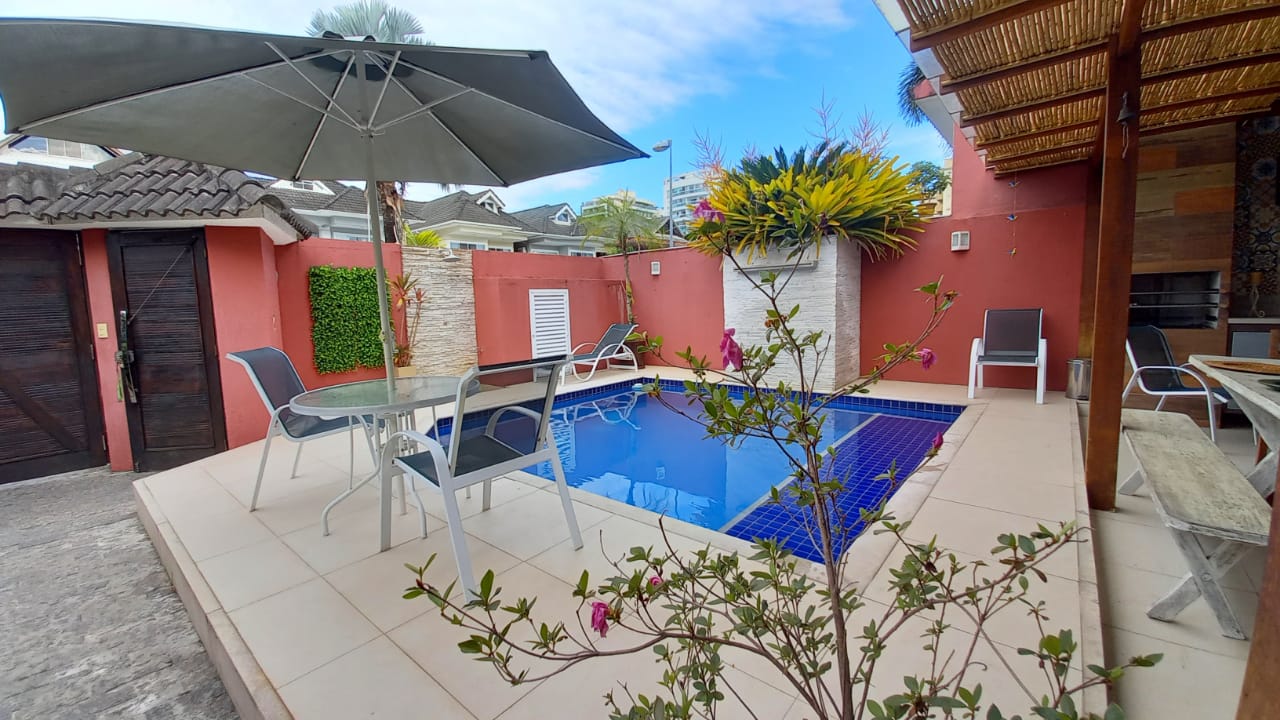 cas-sobrado-a-venda-no-recreio-dos-bandeirantes-4-quartos-2-suites-condominio-green-place-quintal-piscina